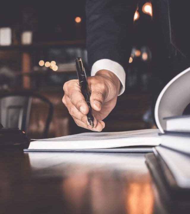 Ilustração de um cadeado digital aberto, representando a recuperação legal de uma conta banida ou suspensa.